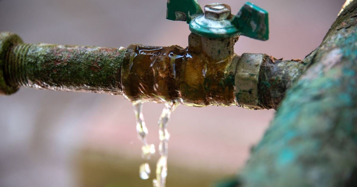 A leaky pipe